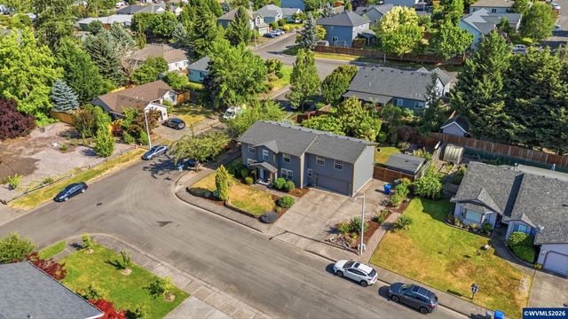 1904 Westport St NW, Salem, OR 97304