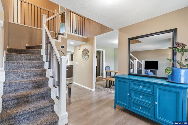 1904 Westport St NW, Salem, OR 97304