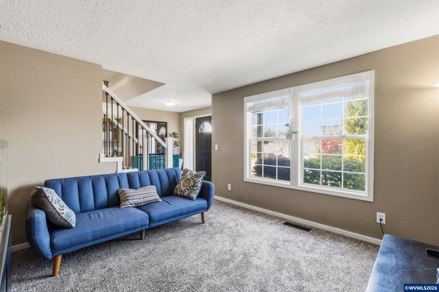 1904 Westport St NW, Salem, OR 97304