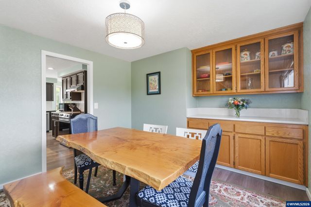 1904 Westport St NW, Salem, OR 97304