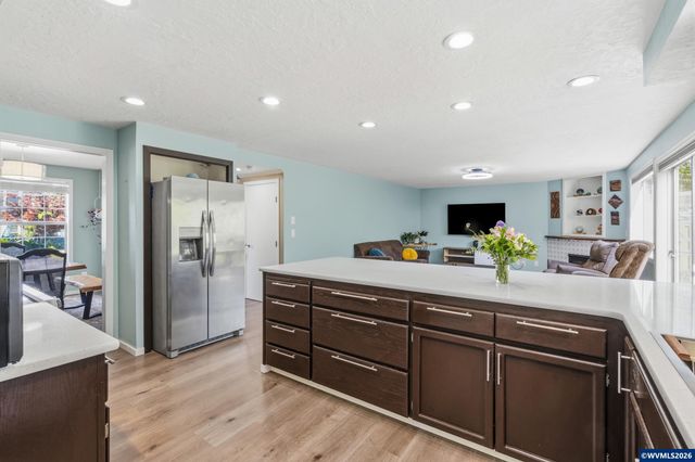 1904 Westport St NW, Salem, OR 97304