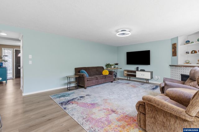 1904 Westport St NW, Salem, OR 97304