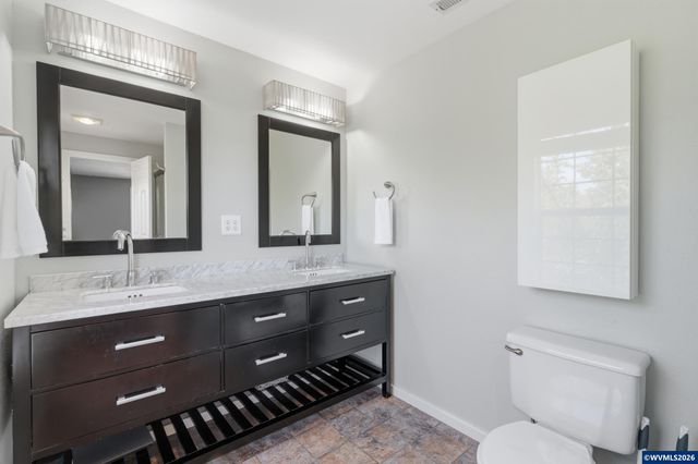 1904 Westport St NW, Salem, OR 97304