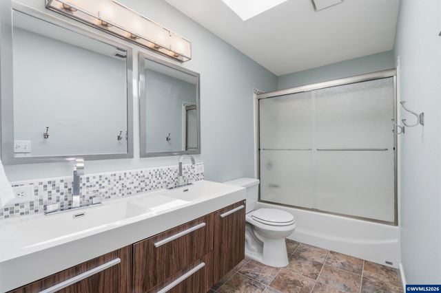 1904 Westport St NW, Salem, OR 97304
