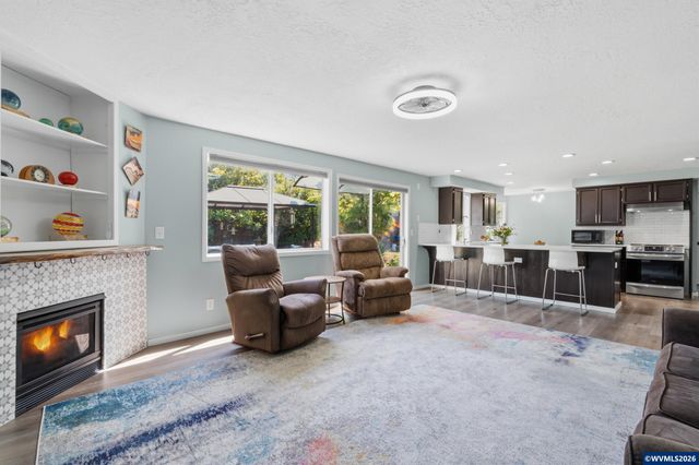 1904 Westport St NW, Salem, OR 97304