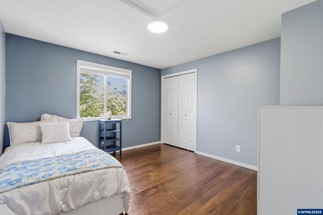 1904 Westport St NW, Salem, OR 97304