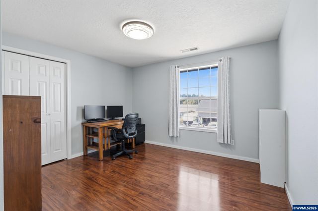1904 Westport St NW, Salem, OR 97304