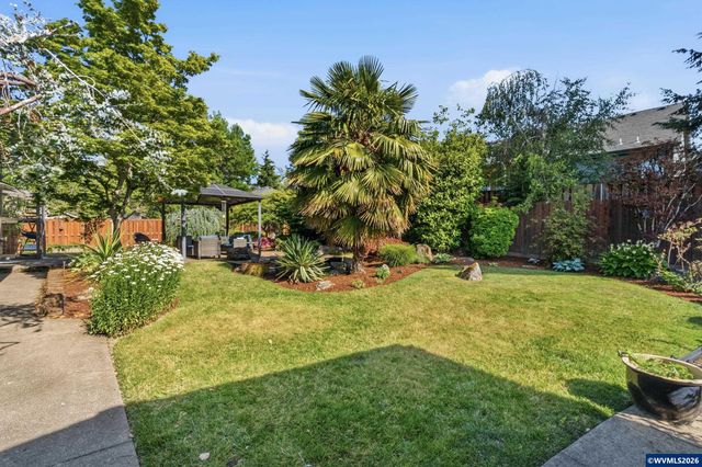 1904 Westport St NW, Salem, OR 97304