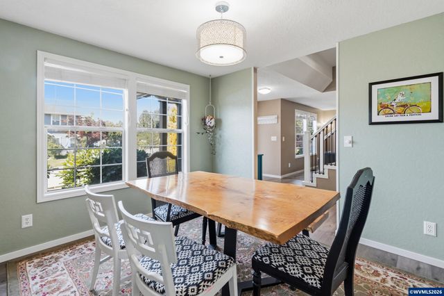 1904 Westport St NW, Salem, OR 97304