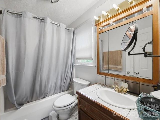 6 Woodland Circle, Granite Falls, NC 28630