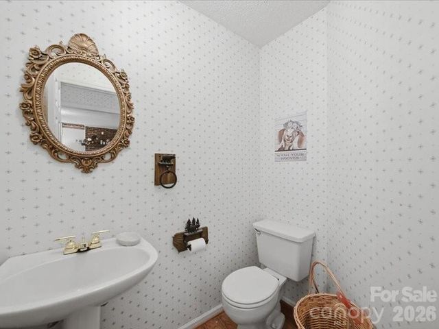 6 Woodland Circle, Granite Falls, NC 28630