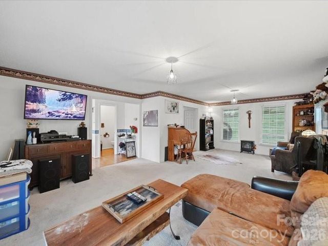 6 Woodland Circle, Granite Falls, NC 28630