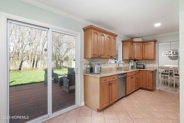 128 Oak Glen Road, Toms River, NJ 08753