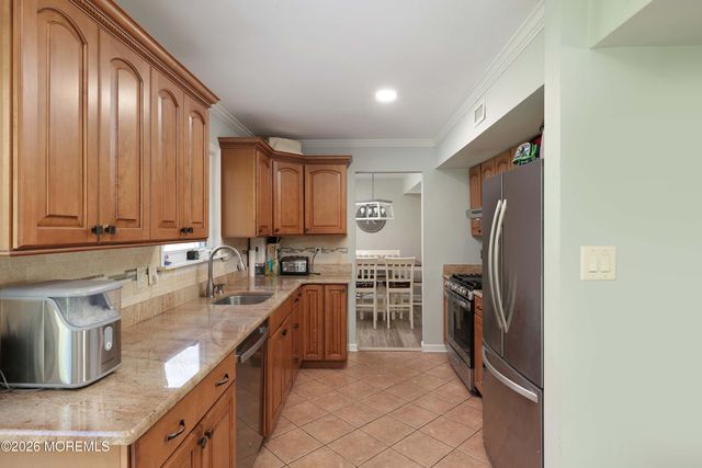 128 Oak Glen Road, Toms River, NJ 08753