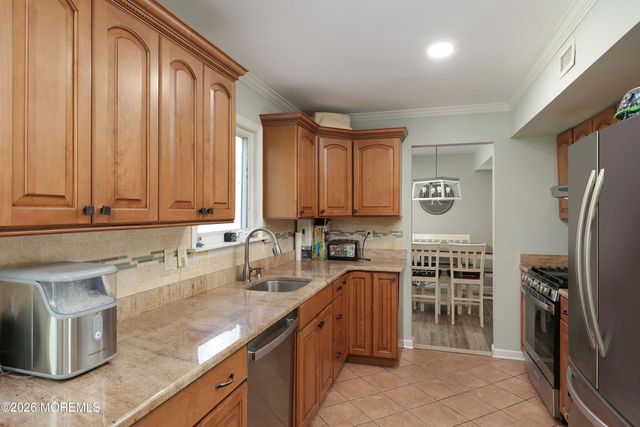 128 Oak Glen Road, Toms River, NJ 08753