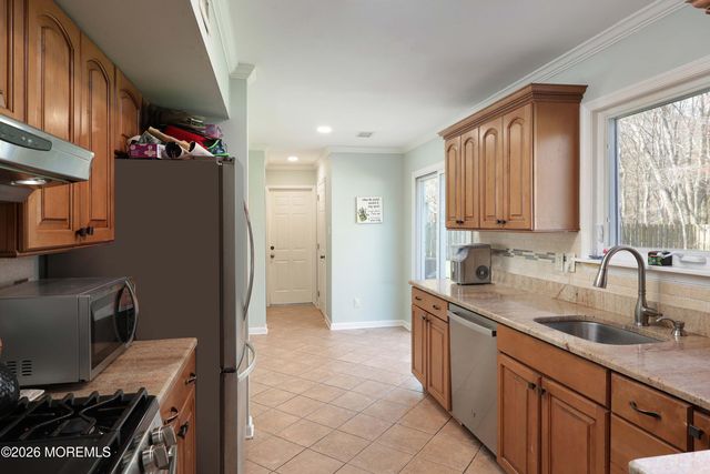 128 Oak Glen Road, Toms River, NJ 08753
