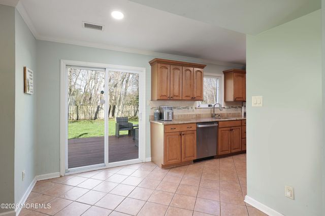 128 Oak Glen Road, Toms River, NJ 08753