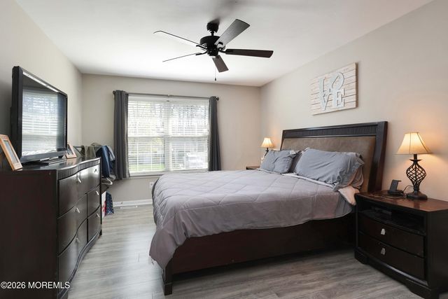 128 Oak Glen Road, Toms River, NJ 08753