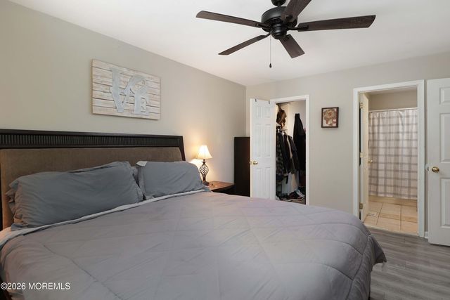 128 Oak Glen Road, Toms River, NJ 08753