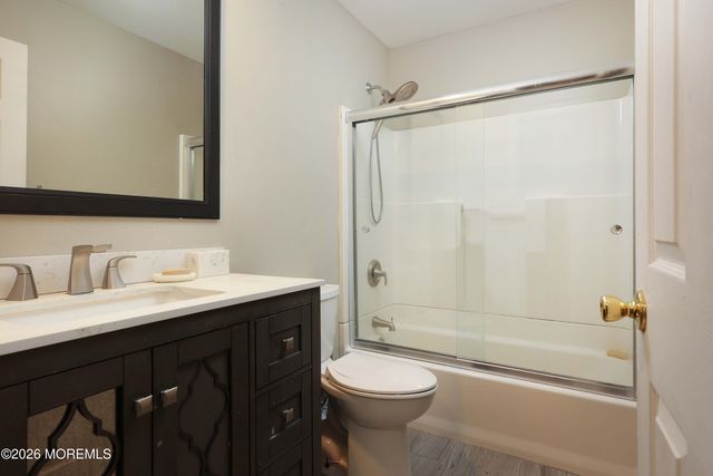 128 Oak Glen Road, Toms River, NJ 08753