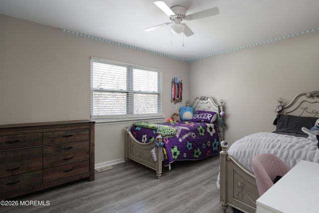 128 Oak Glen Road, Toms River, NJ 08753