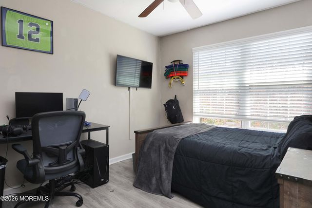 128 Oak Glen Road, Toms River, NJ 08753