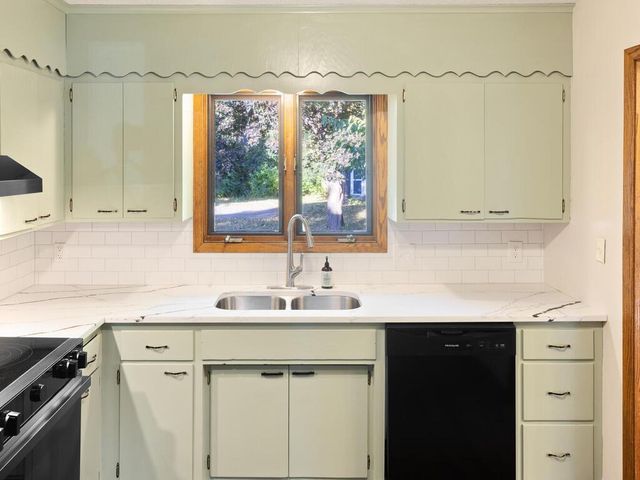 9020 Blaisdell Avenue S, Bloomington, MN 55420