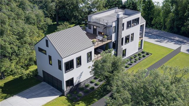 339 Peachtree Avenue NE, Atlanta, GA 30305