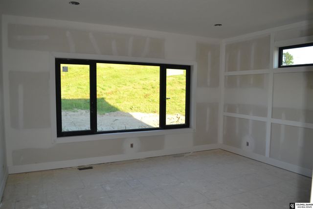 11005 S 217th Street, Gretna, NE 68028