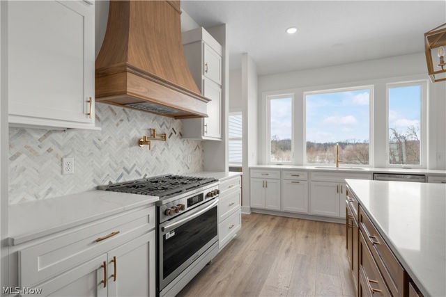 3672 Kenway Boulevard, Green, OH 44685