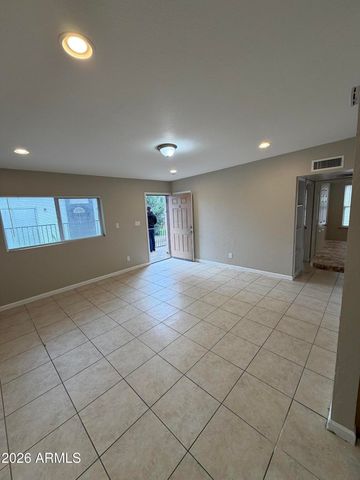 72 W SOUTHERN Avenue, Mesa, AZ 85210