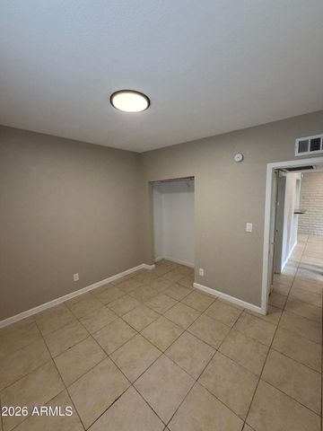 72 W SOUTHERN Avenue, Mesa, AZ 85210