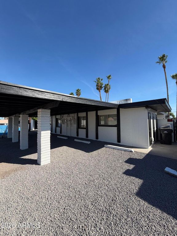 72 W SOUTHERN Avenue, Mesa, AZ 85210