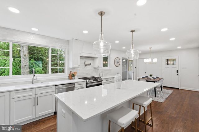 5506 KEMPTON DR, Springfield, VA 22151