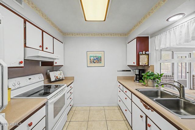 9310 W GLEN OAKS Circle N, Sun City, AZ 85351