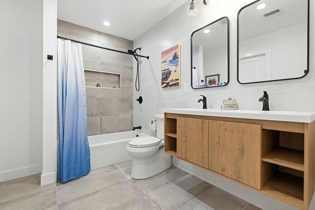 43 Upham St, Newton, MA 02465