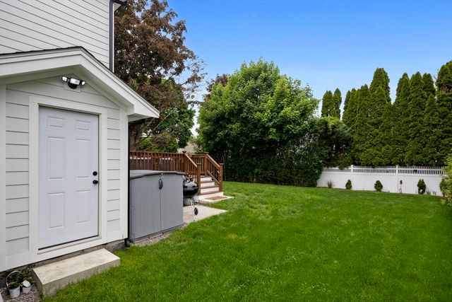 43 Upham St, Newton, MA 02465