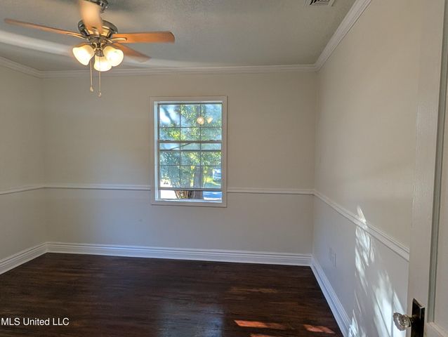 2302 Wilson Avenue, Pascagoula, MS 39567