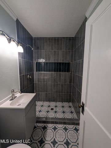 2302 Wilson Avenue, Pascagoula, MS 39567