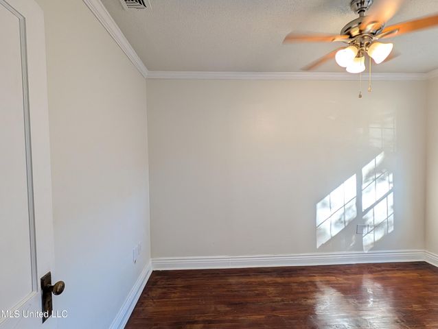 2302 Wilson Avenue, Pascagoula, MS 39567