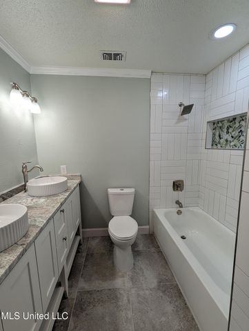 2302 Wilson Avenue, Pascagoula, MS 39567