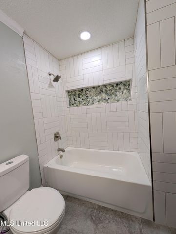 2302 Wilson Avenue, Pascagoula, MS 39567