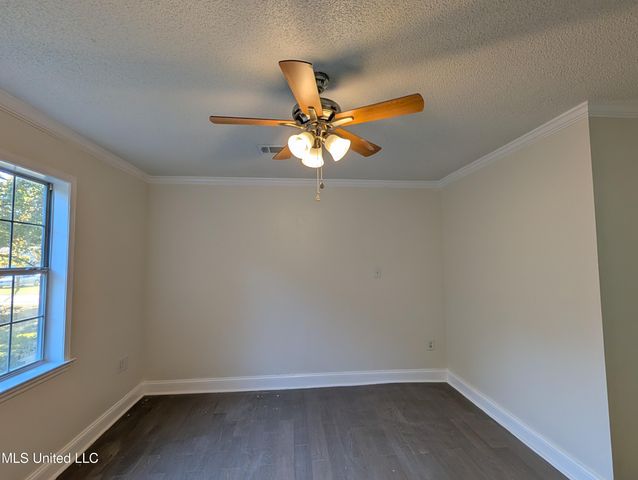 2302 Wilson Avenue, Pascagoula, MS 39567