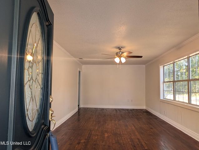 2302 Wilson Avenue, Pascagoula, MS 39567