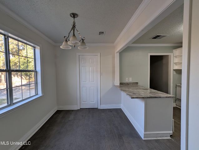 2302 Wilson Avenue, Pascagoula, MS 39567