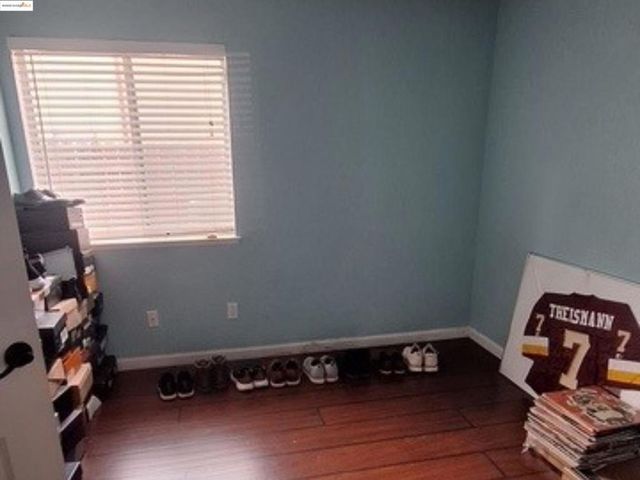 912 Crater Ave, Modesto, CA 95351