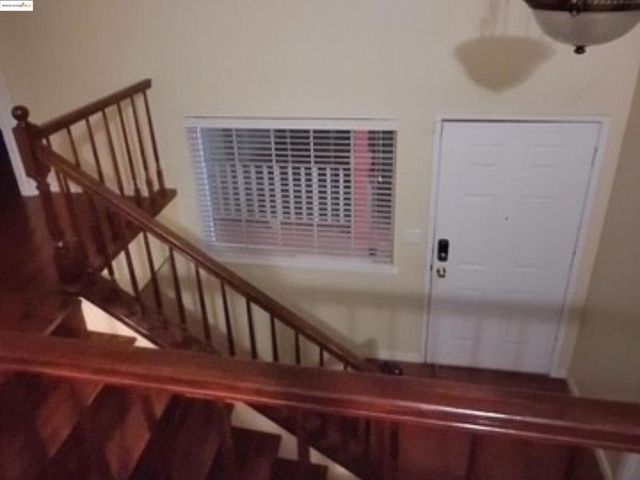 912 Crater Ave, Modesto, CA 95351