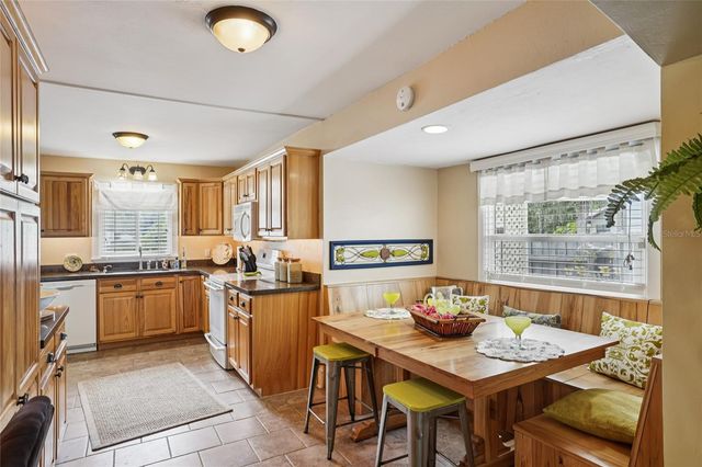 320 E GRAVES AVENUE, Orange City, FL 32763