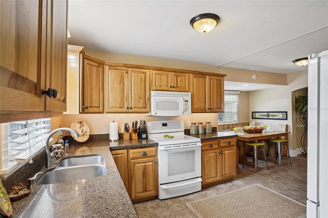 320 E GRAVES AVENUE, Orange City, FL 32763