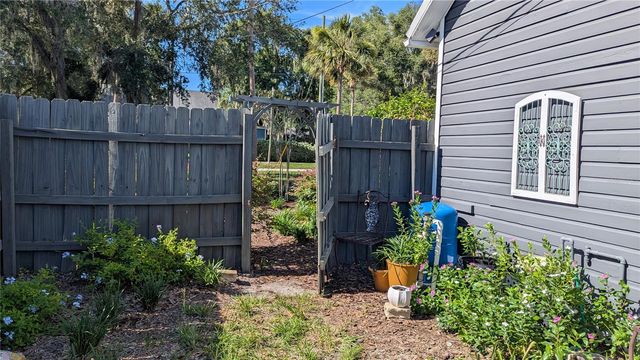 320 E GRAVES AVENUE, Orange City, FL 32763